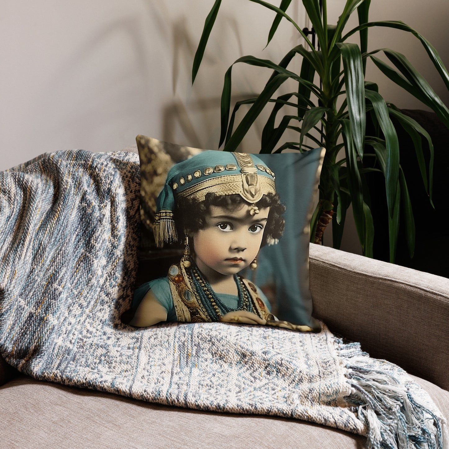 Pillow / Premium / Portrait Cleopatra Philopator II