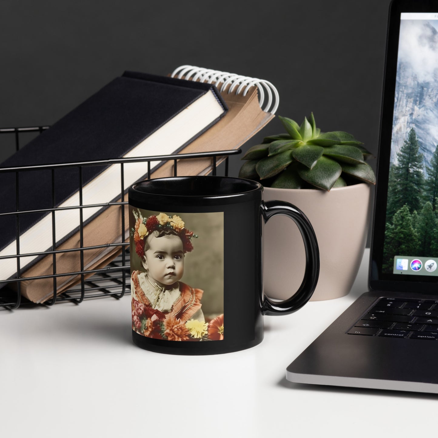 Mug / Black Glossy / Portrait Magdalena Frida I