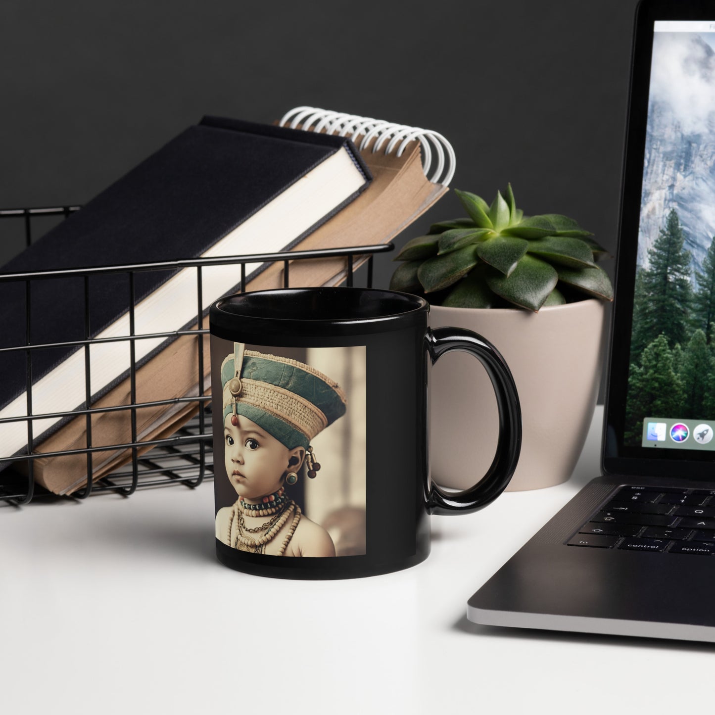 Mug / Black Glossy / Portrait Nefertiti Neferneferuaten I