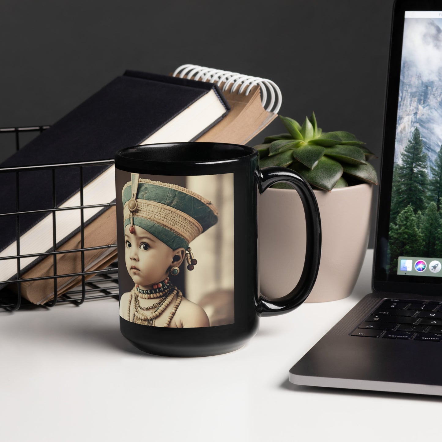 Mug / Black Glossy / Portrait Nefertiti Neferneferuaten I