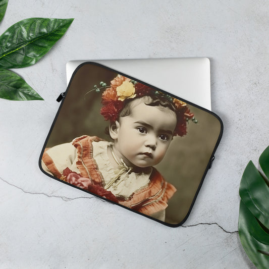 Laptop Sleeve / Neoprene / Portrait Magdalena Frida I