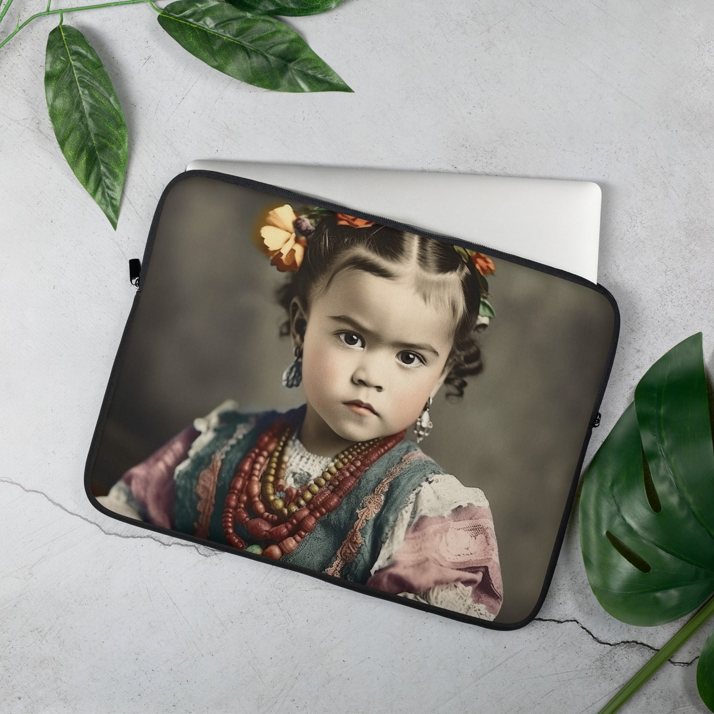 Laptop Sleeve / Neoprene / Portrait Magdalena Frida VIII