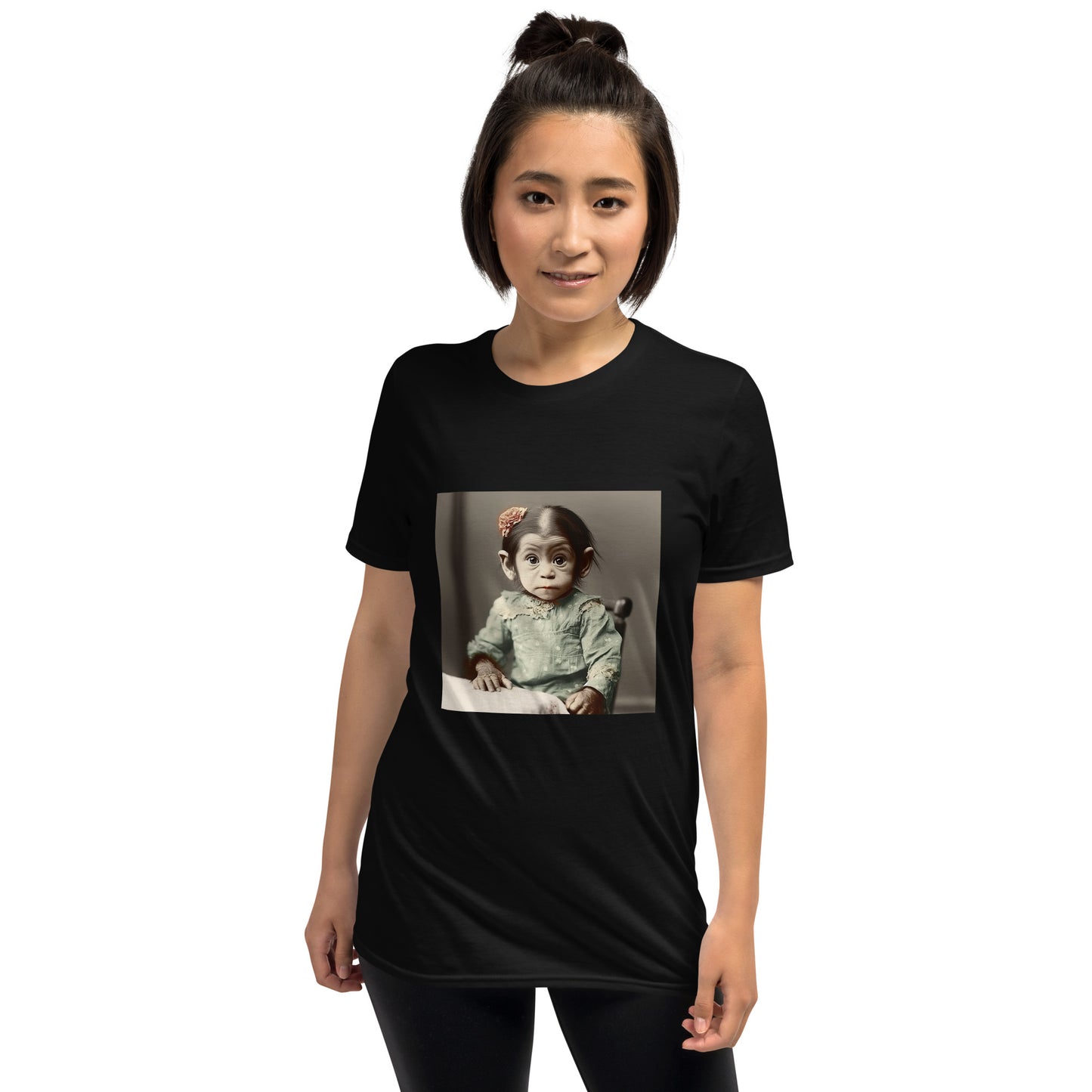 T-Shirt Unisex / Ring Spun Cotton / Portrait Lucy Dinkinesh I