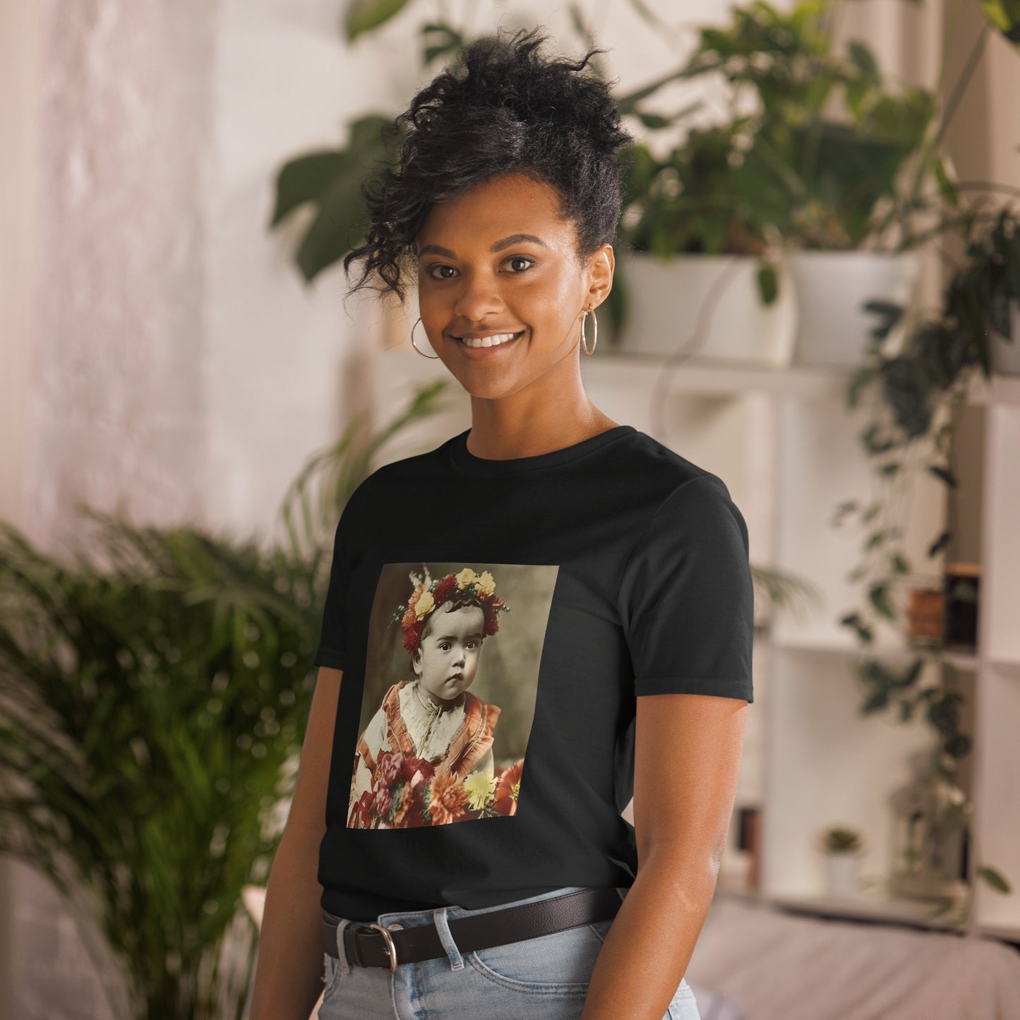 T-Shirt Unisex / Ring Spun Cotton / Portrait Magdalena Frida I