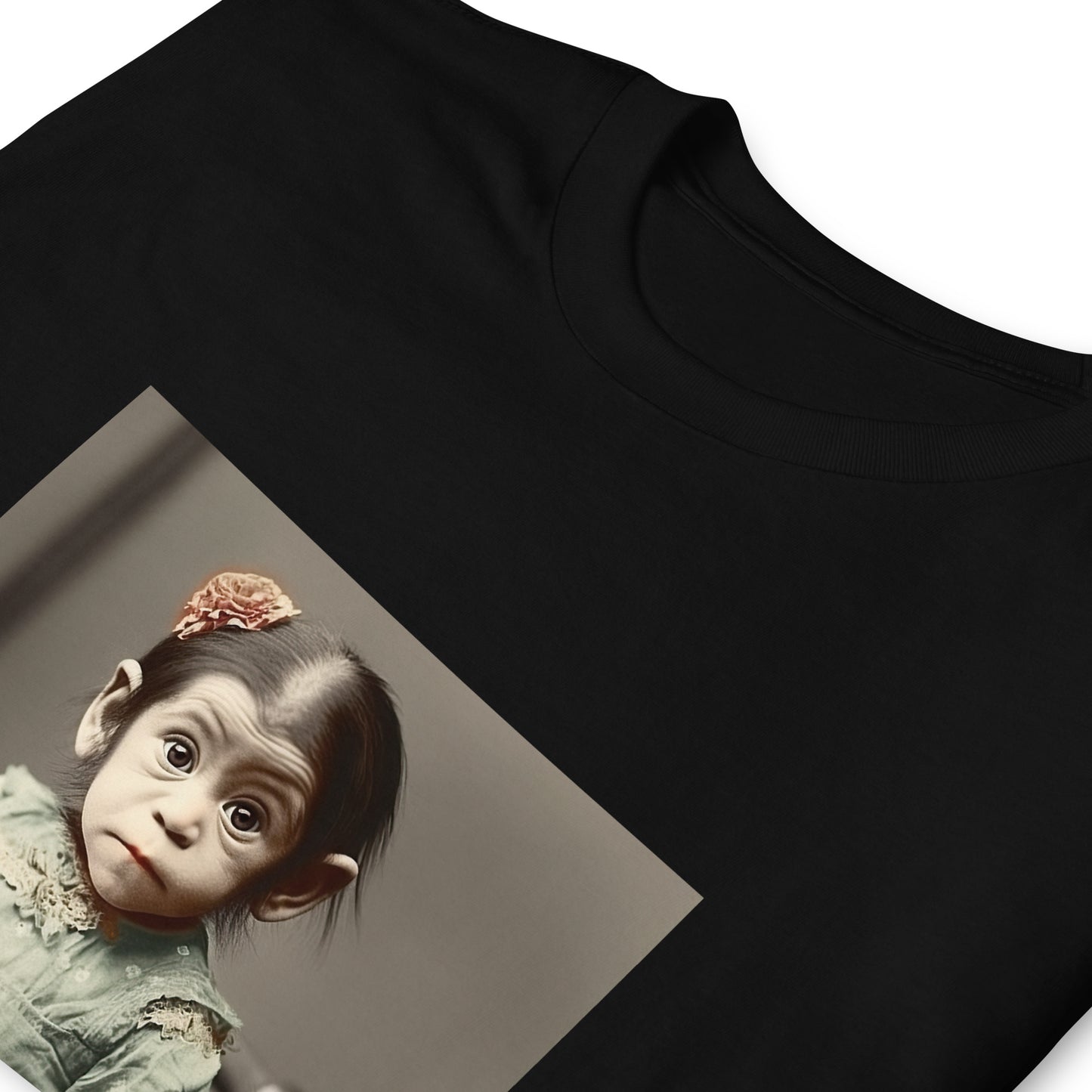 T-Shirt Unisex / Ring Spun Cotton / Portrait Lucy Dinkinesh I