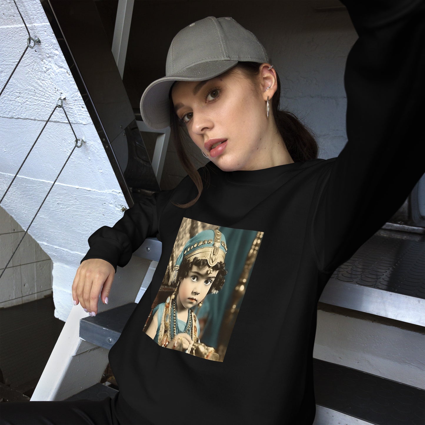 Sweatshirt Unisex / Air Spun Cotton / Portrait Cleopatra Philopator II