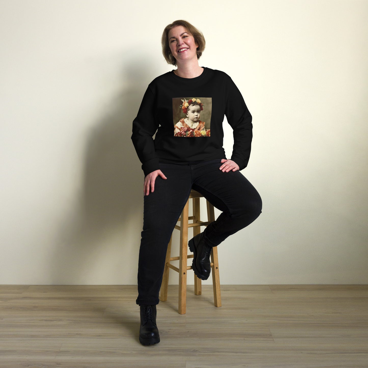 Sweatshirt Unisex / Organic Cotton / Portrait Magdalena Frida I