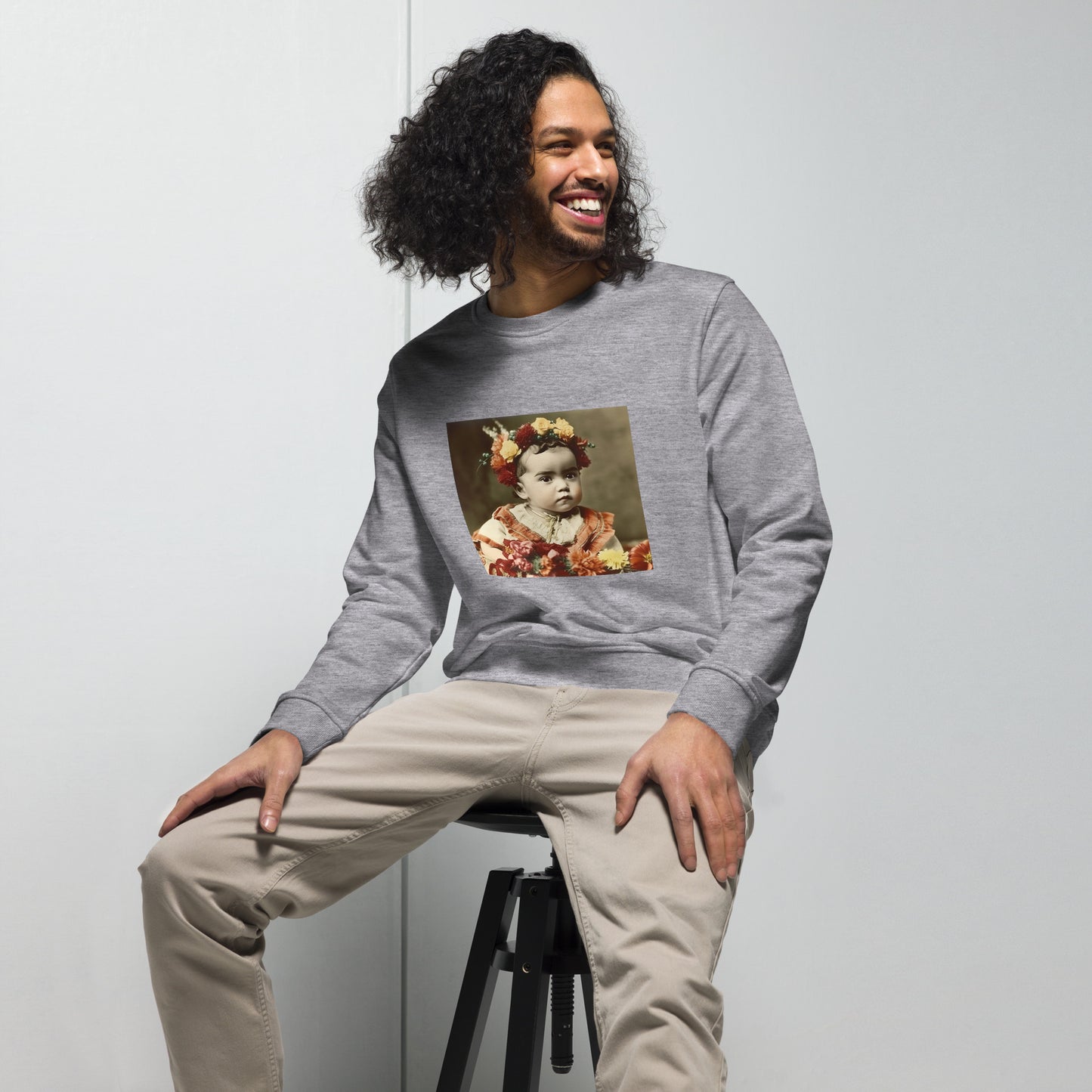 Sweatshirt Unisex / Organic Cotton / Portrait Magdalena Frida I